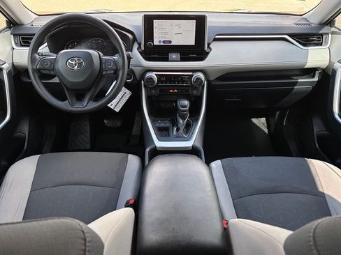 Used 2025 Toyota RAV4 XLE FWD image 9
