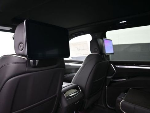 New 2026 Cadillac Escalade ESV Luxury w/ LPO, Radiant Package AWD/4WD image 15