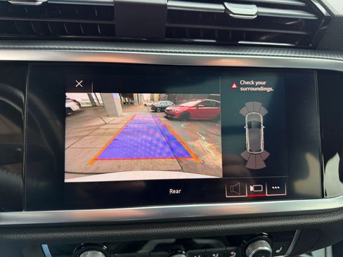 Used 2020 Audi Q3 2.0T Premium image 27