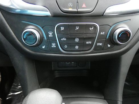 Used 2024 Chevrolet Equinox LT image 23