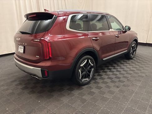 Certified 2024 Kia Telluride S image 5