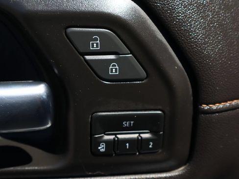 Used 2022 GMC Sierra 2500 AT4 w/ AT4 Premium Plus Package AWD/4WD image 21