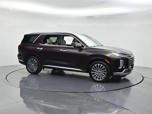 Used 2024 Hyundai Palisade Calligraphy AWD/4WD image 3