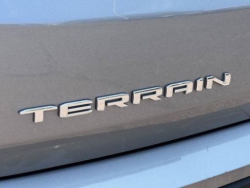 Used 2023 GMC Terrain SLE FWD image 19