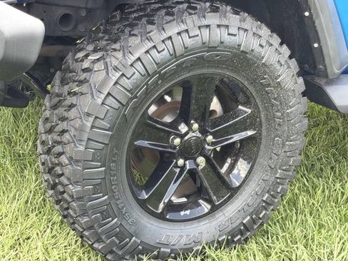 Used 2022 Jeep Wrangler Unlimited Sport w/ Sun And Sound Package AWD/4WD image 17