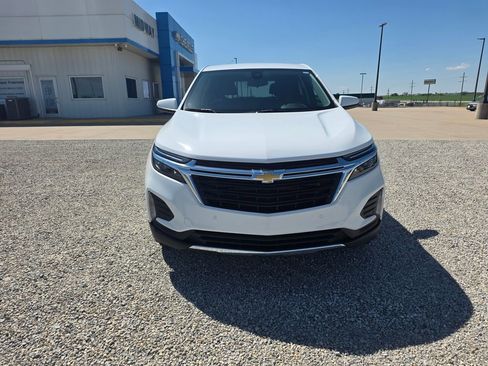 Used 2024 Chevrolet Equinox LT w/ LPO, Floor Liner Package FWD image 9