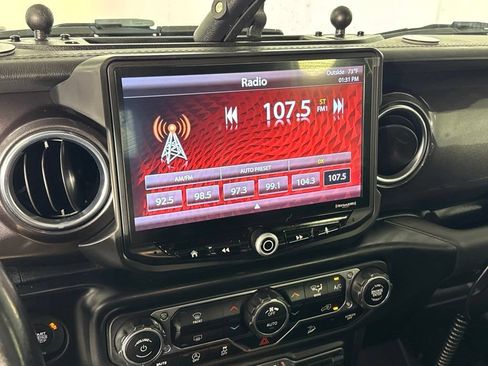 Used 2021 Jeep Wrangler Unlimited Sahara AWD/4WD image 23