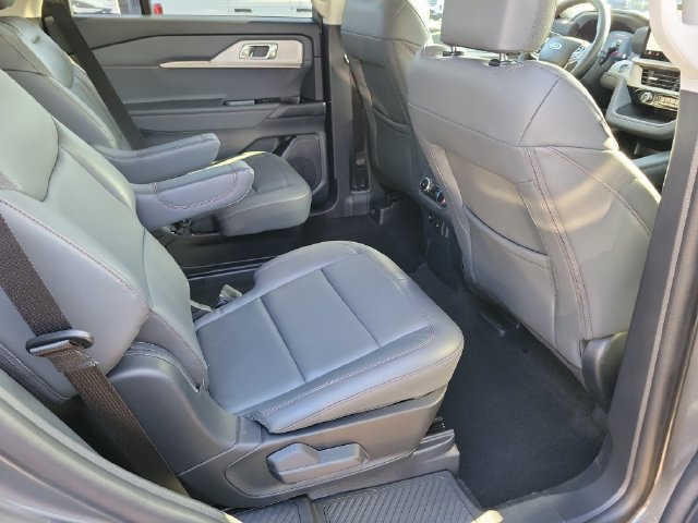 Used 2026 Ford Explorer Active w/ Active Comfort Package RWD image 18