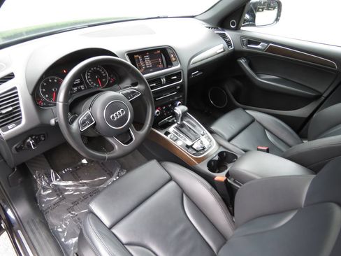 Used 2016 Audi Q5 2.0T Premium Plus w/ Technology Package AWD/4WD image 11