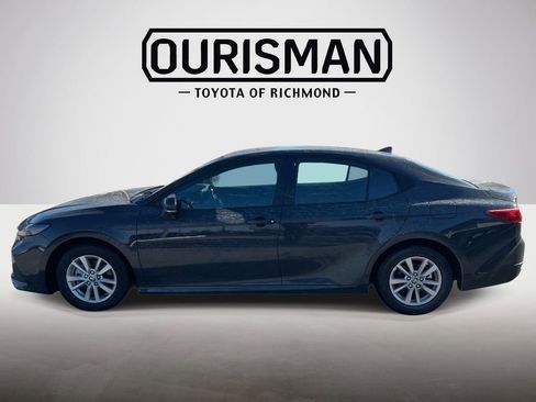 Used 2025 Toyota Camry LE image 7