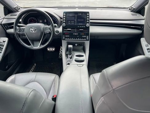Used 2019 Toyota Avalon XSE w/ All Weather Liner Package FWD image 10