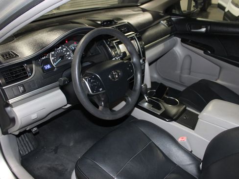 Used 2012 Toyota Camry LE image 6