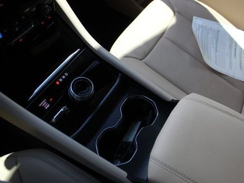 Used 2025 Jeep Grand Cherokee L Limited w/ Luxury Tech Group II AWD/4WD image 25