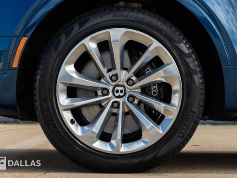 Used 2019 Bentley Bentayga AWD/4WD image 8