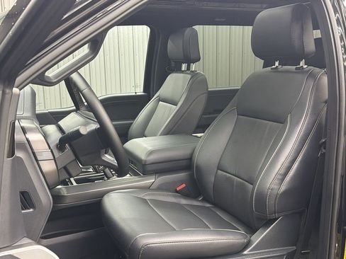 Used 2025 Ford F150 Lariat image 32