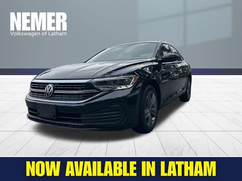 Used 2024 Volkswagen Jetta SE FWD image 1
