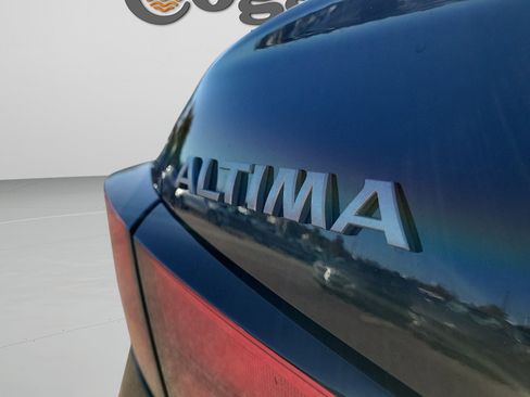 Used 2025 Nissan Altima 2.5 SV FWD image 30