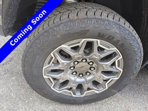 Used 2026 GMC Hummer EV SUV image 6