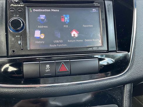 Used 2013 Chrysler 200 Touring image 35