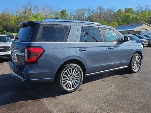 Used 2022 Ford Expedition Platinum AWD/4WD image 11