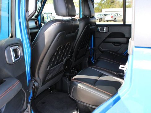 Used 2021 Jeep Gladiator Mojave AWD/4WD image 11