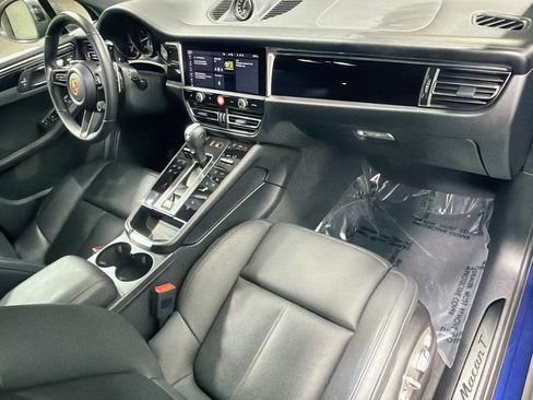 Certified 2026 Porsche Macan Turbo AWD/4WD image 15