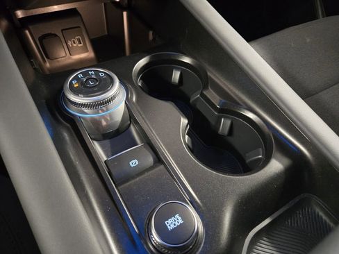 Used 2025 Ford Explorer Active image 13