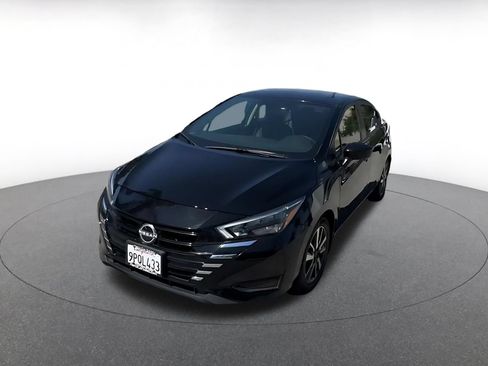Used 2025 Nissan Versa SV w/ Trunk Package FWD image 5