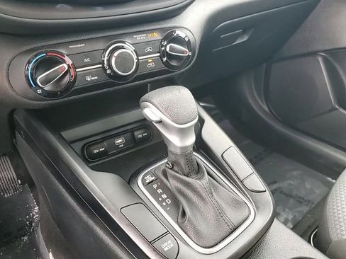 Used 2025 Kia Soul LX w/ LX Technology Package image 24