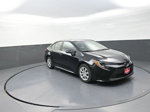 Used 2024 Toyota Corolla LE image 30