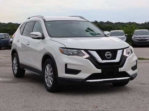 Used 2018 Nissan Rogue SV FWD image 4