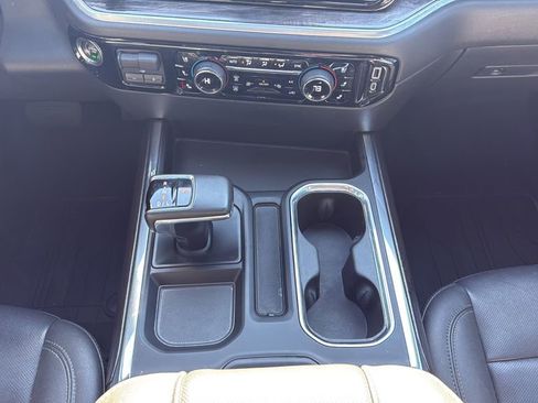 Used 2022 Chevrolet Silverado 1500 LTZ w/ LTZ Premium Package image 17