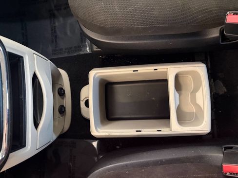 Used 2013 Dodge Grand Caravan SE FWD image 16