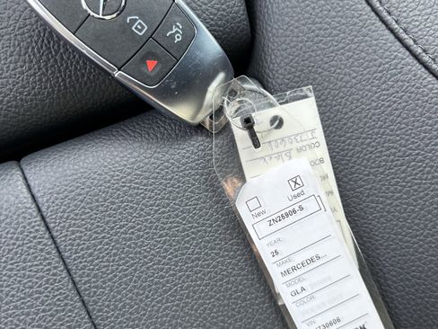 Used 2025 Mercedes-Benz GLA 250 image 38