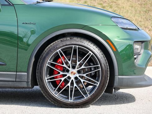 Certified 2025 Porsche Macan 4S Electric image 35