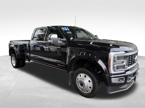 Used 2024 Ford F450 Platinum image 3