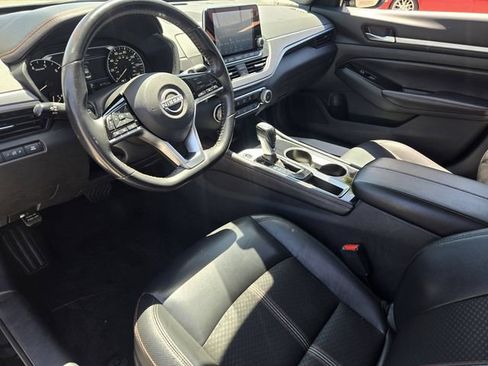 Used 2024 Nissan Altima 2.5 SR FWD image 13