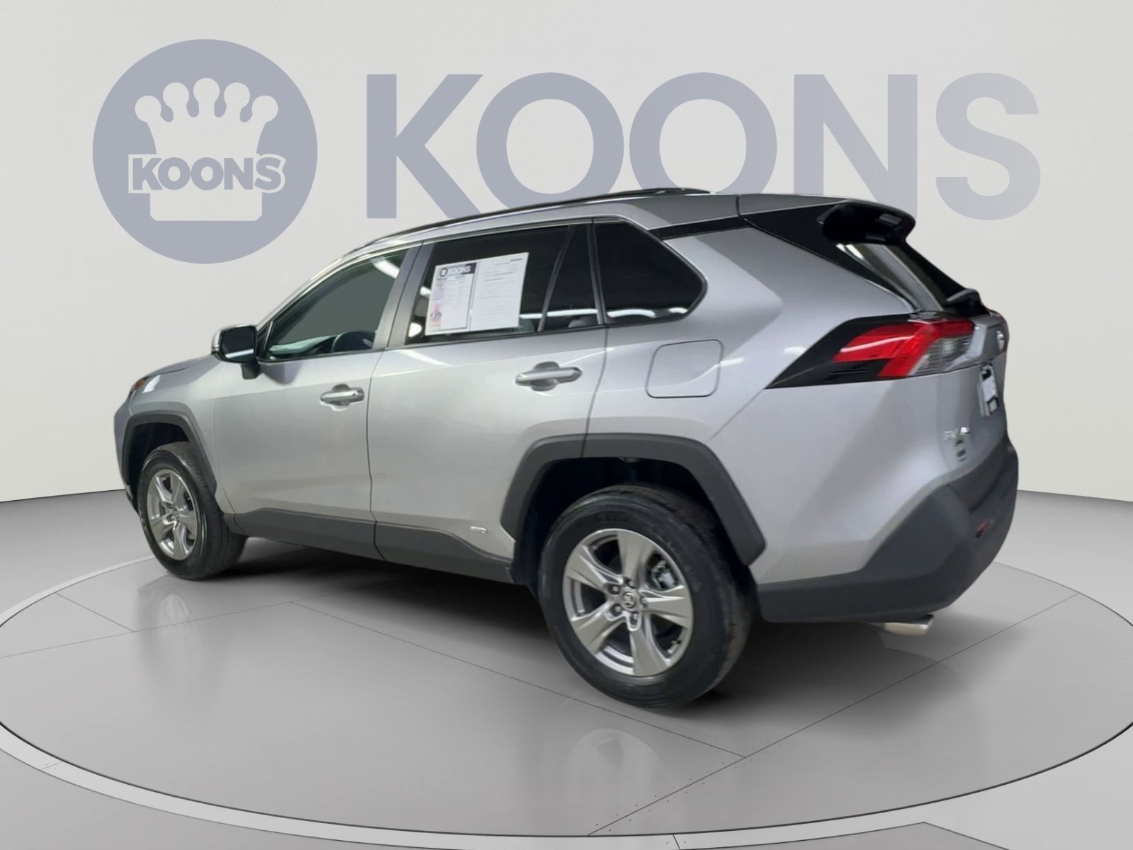 Used 2024 Toyota RAV4 LE AWD/4WD image 8