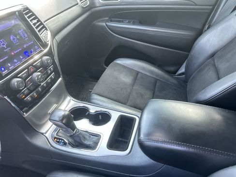 Used 2020 Jeep Grand Cherokee Altitude RWD image 26