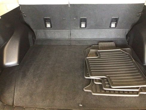 Used 2017 Subaru Forester 2.5i Limited AWD/4WD image 9