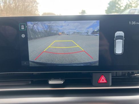 Used 2025 Kia Carnival image 24