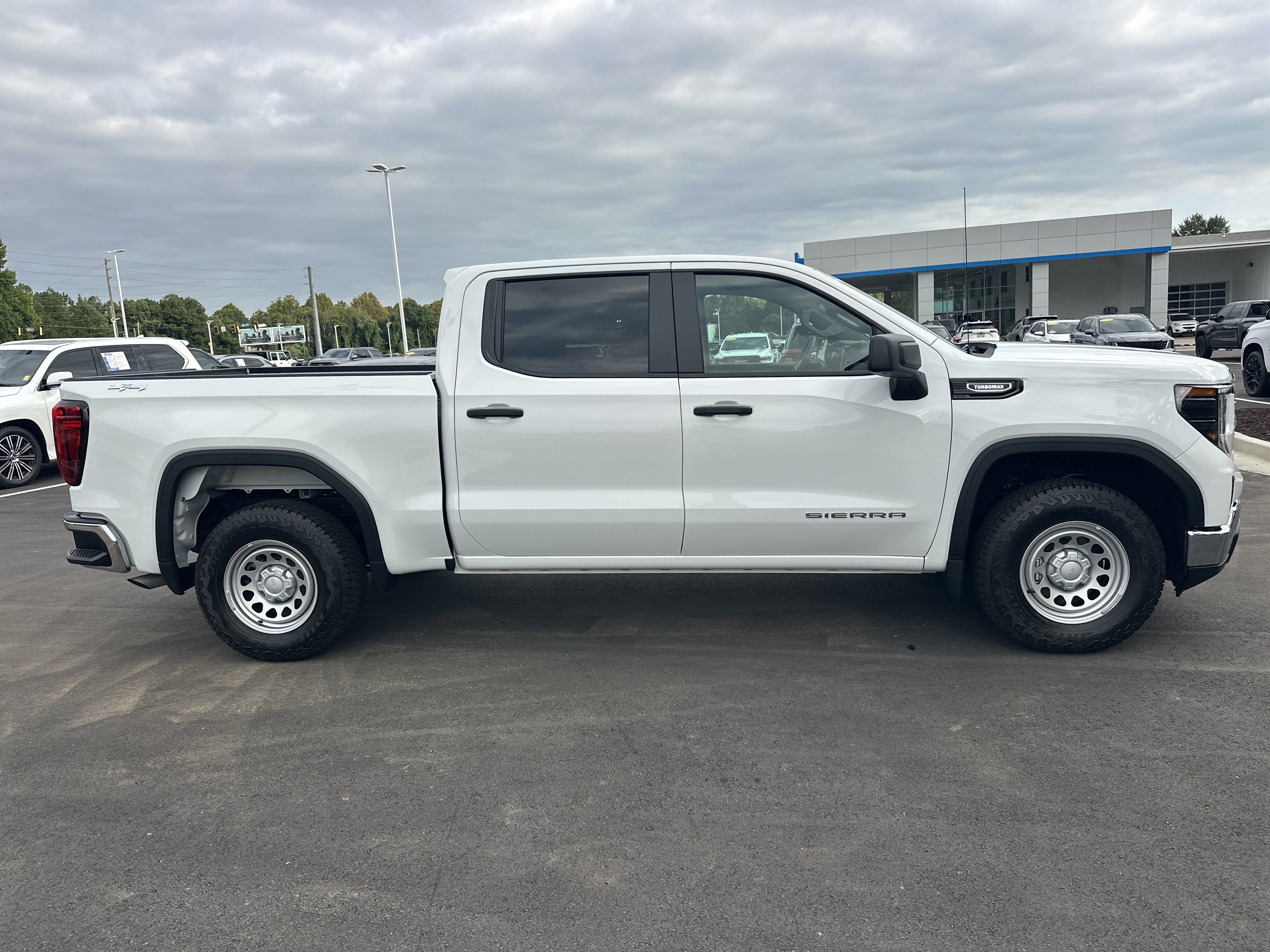 Used 2026 GMC Sierra 1500 Pro w/ Pro Value Package AWD/4WD image 9