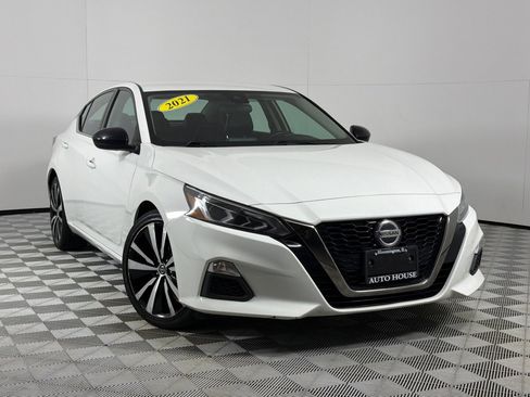 Used 2021 Nissan Altima 2.5 SR FWD image 2
