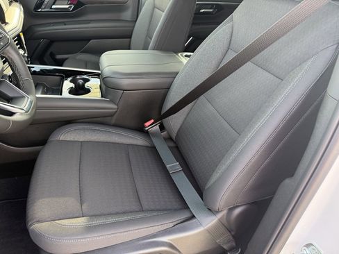 New 2026 Chevrolet Suburban LS image 21