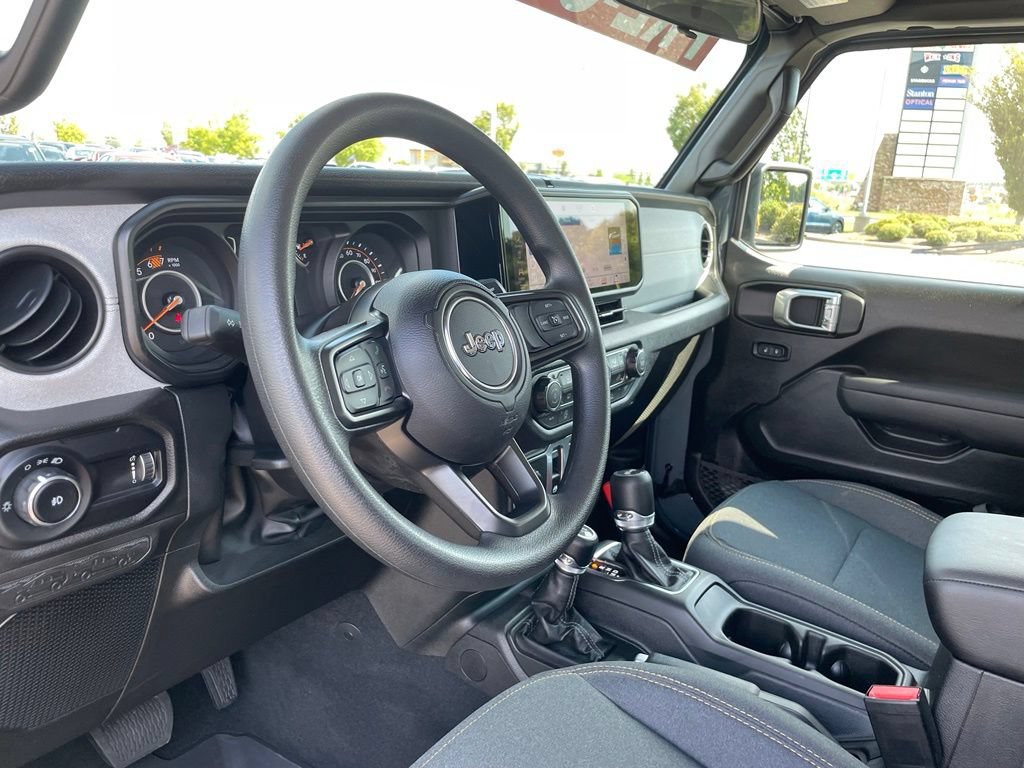 Used 2026 Jeep Wrangler Sport AWD/4WD image 10