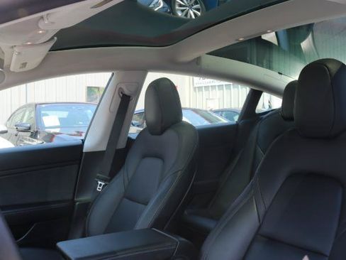 Used 2020 Tesla Model 3 Standard Range RWD image 8