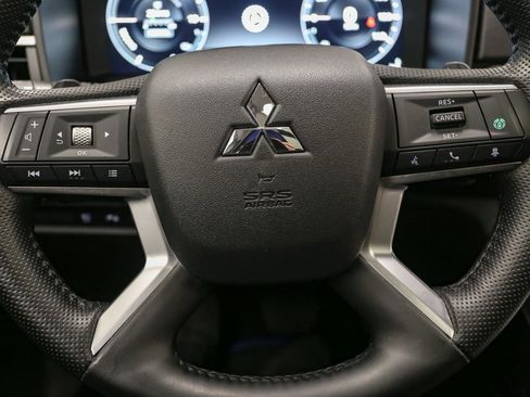 Used 2024 Mitsubishi Outlander 4WD Plug-In Hybrid image 37