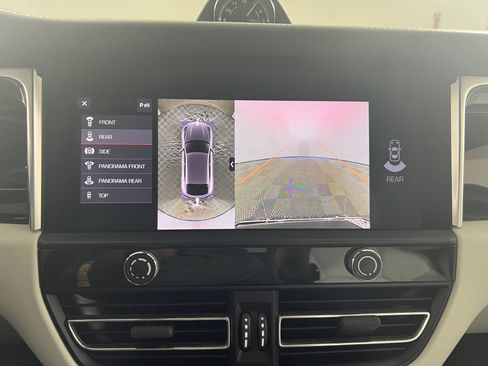 Certified 2024 Porsche Macan AWD/4WD image 24