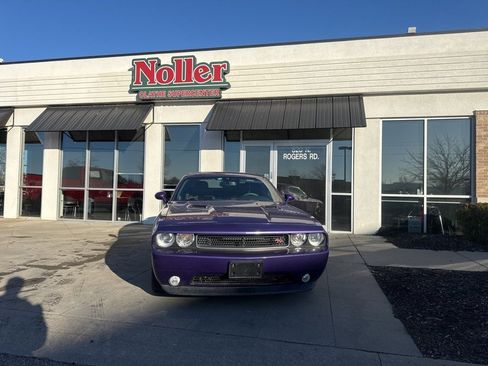 Used 2013 Dodge Challenger R/T image 1