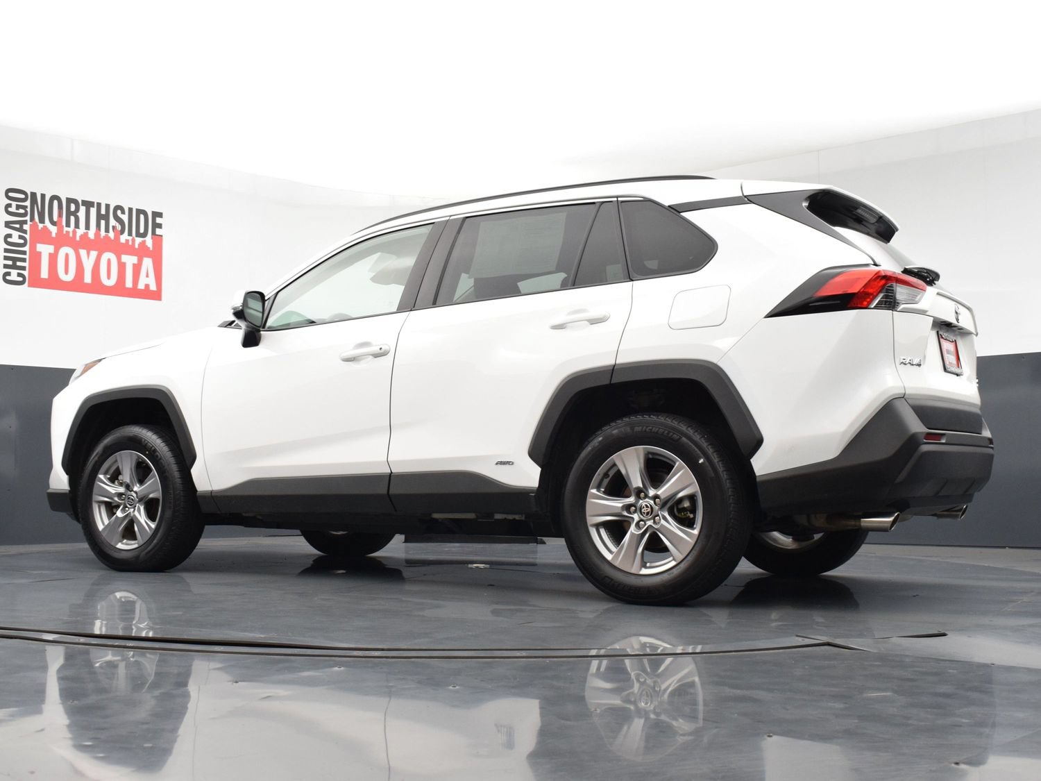 Used 2025 Toyota RAV4 XLE AWD/4WD image 25